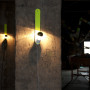 La lámpara de pared Skipper en amarillo neón emite una luz maravillosa y queda bien en cualquier lugar.