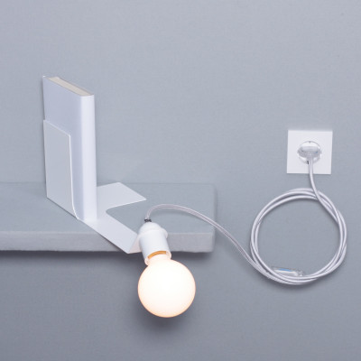 Lámpara de libro Skipper en blanco con globo mate como fuente de luz