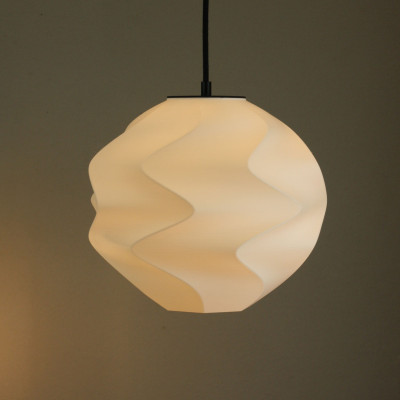 Lumikino pendant light with a diameter of 33 cm from the Taiseki lighting series by manufacturer toshi berlin