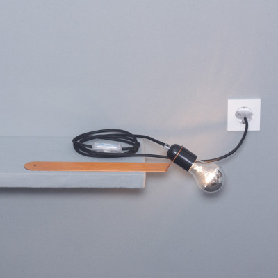 Sliding shelf lamp